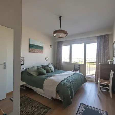 Апартаменты Seaview On The - Free Parking Остенде